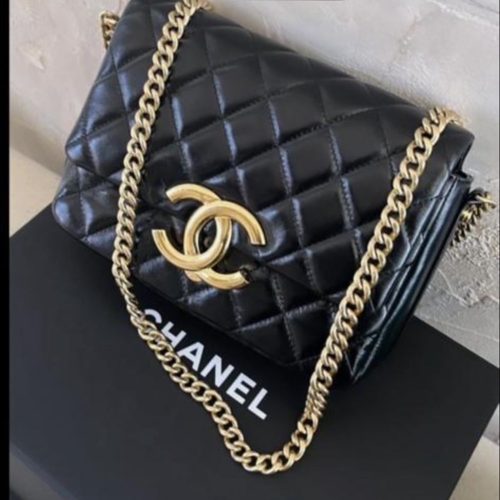 Chanel Mini Flap Matelasse Black Lamb Leather Shoulder / Crossbody Bag 2023 SS